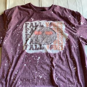 Fall vibes smiley tee. Maroon or green